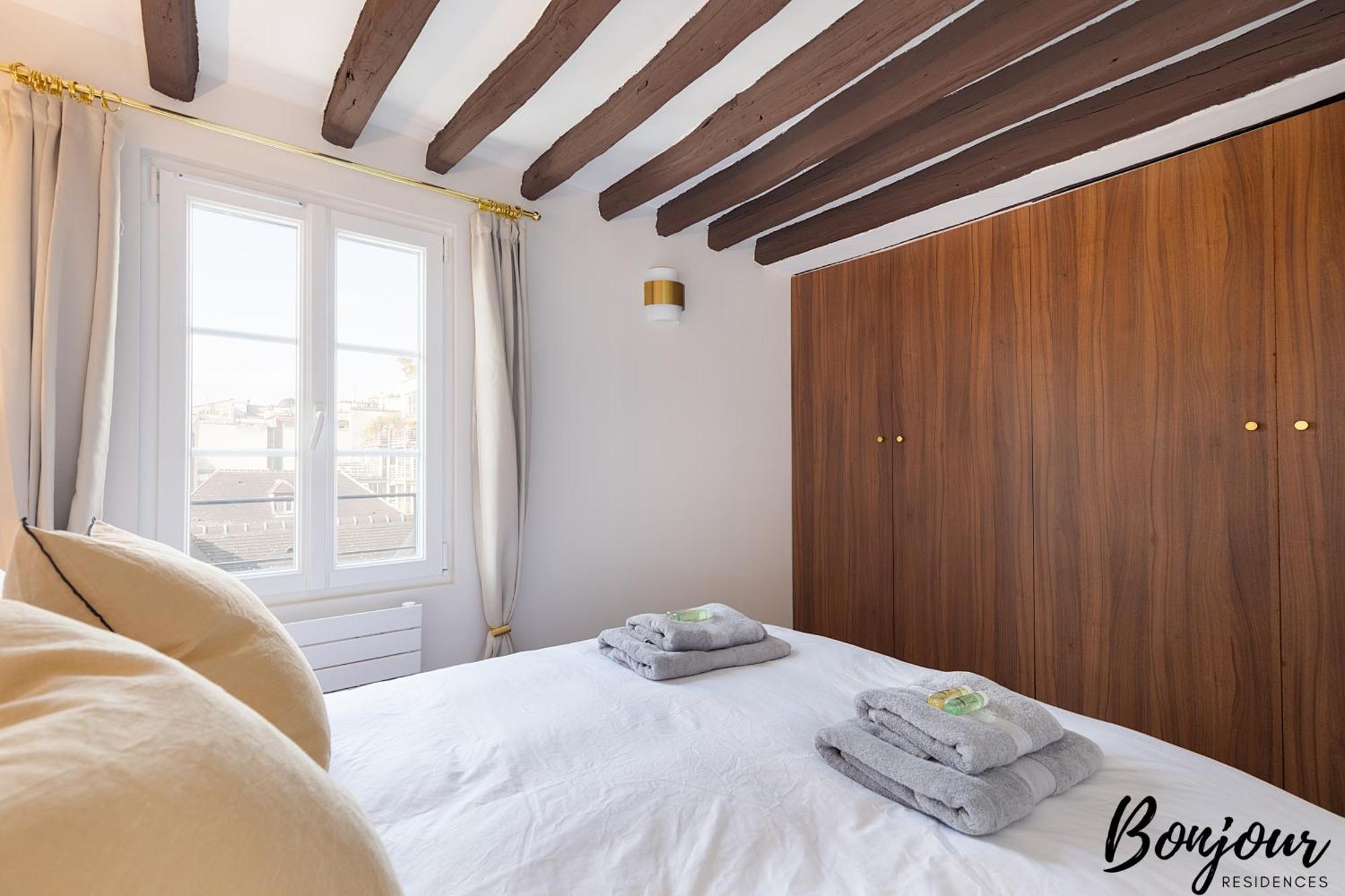 Super Central - Marais Designer One-Bedroom - Free Parking Apartamento