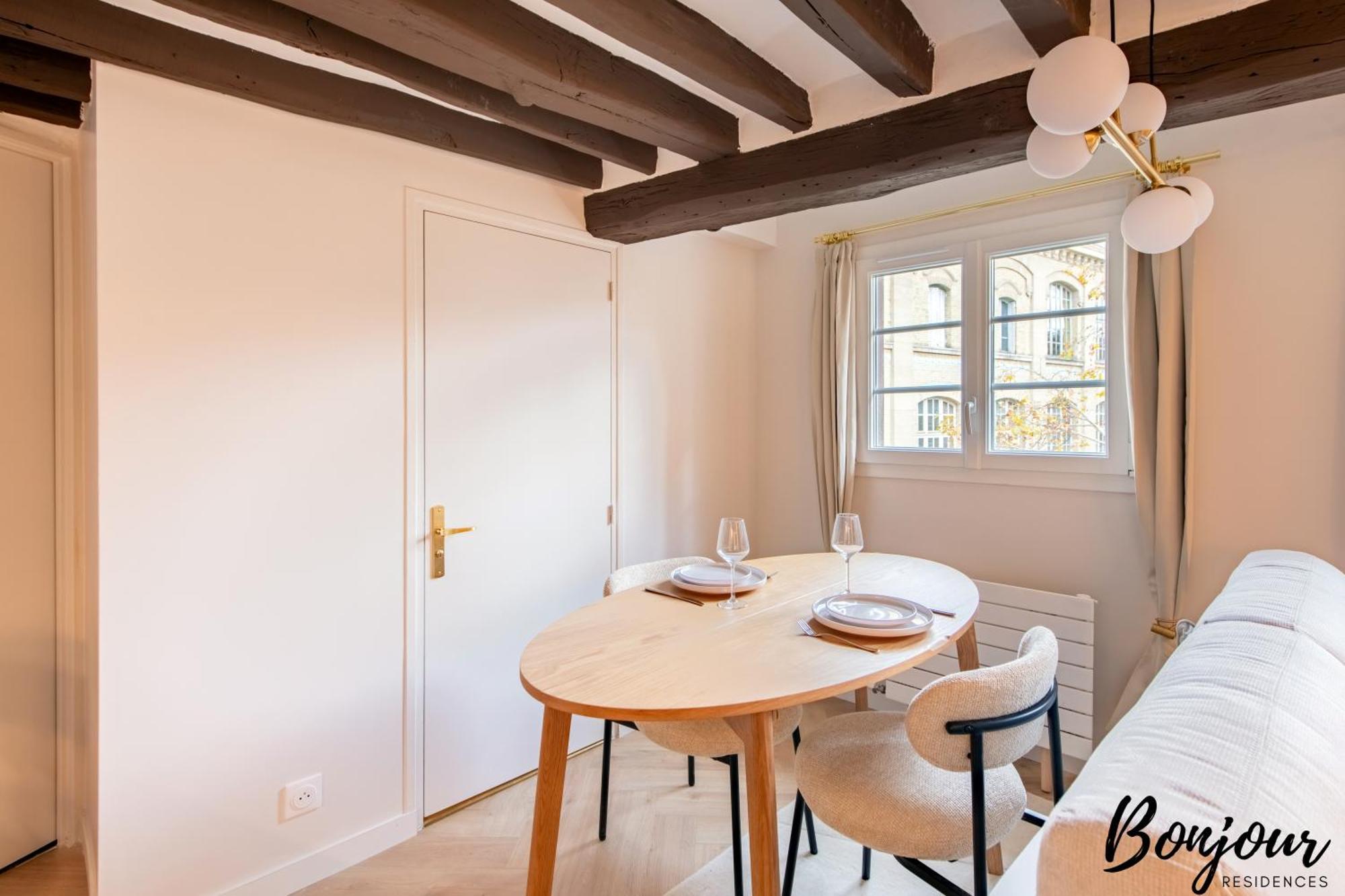 Super Central - Marais Designer One-Bedroom - Free Parking Apartamento París